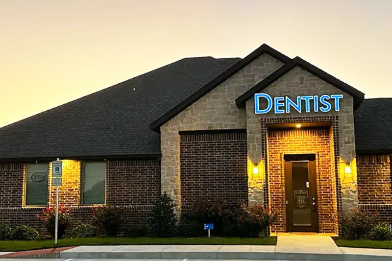 Dentist in Aubrey